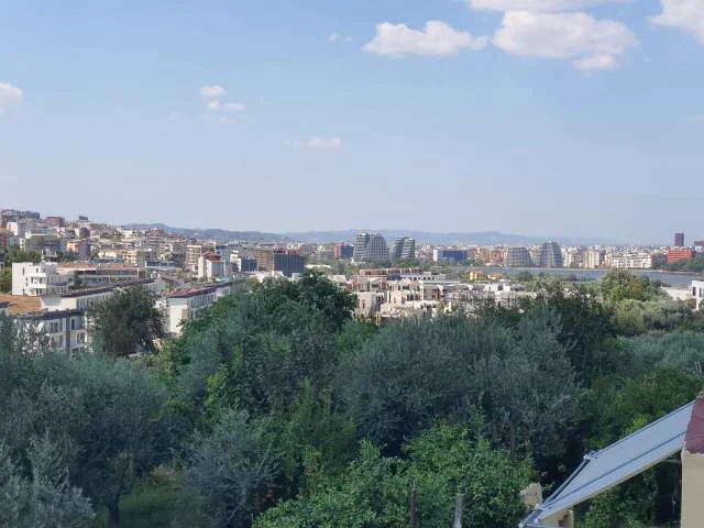 Tirane, shes Vile 2+1 Kati 2, 200 m² 280.000 Euro/m2