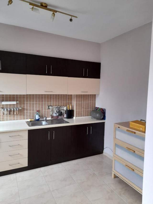Tirane, ofert apartament 2+1+BLK Kati 2, 90 m² 400 Euro (rruga gjon kristi)