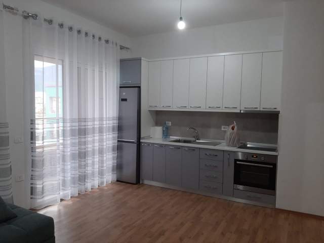 Tirane, jepet me qera apartament 1+1+BLK Kati 4, 70 m² 40.000 Leke (Ali Dem, Kompleksi Mangalem)