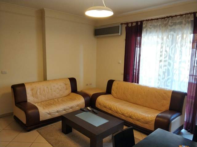 Tirane, jepet me qera apartament 1+1 Kati 4, 70 m² 550 Euro (Myslym Shyri)