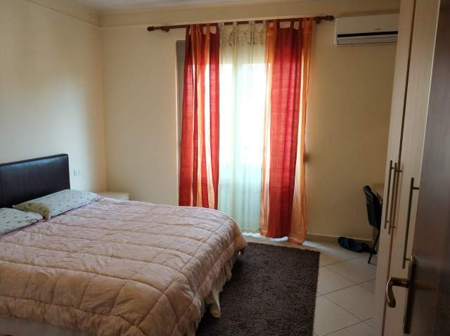 Tirane, jepet me qera apartament 1+1 Kati 4, 70 m² 550 Euro (Myslym Shyri)