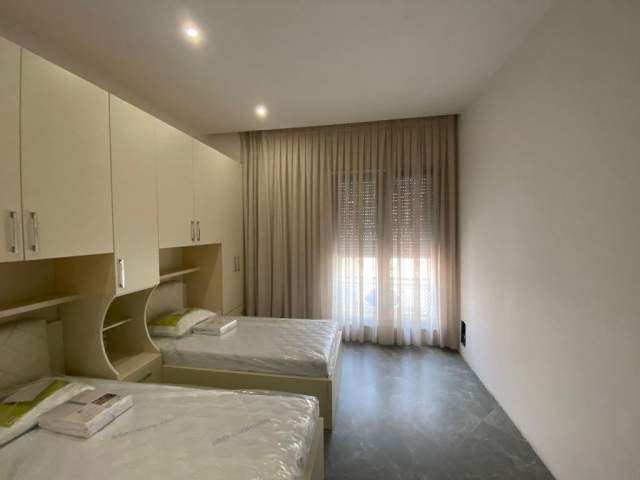 Tirane, jepet me qera apartament 2+1+BLK Kati 5, 116 m² 1.200 Euro (Rruga e Kavajes, Kompleksi Delijorgji)