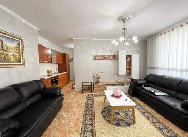 Tirane, jepet me qera apartament 1+1 Kati 4, 70 m² 700 Euro (Rruga e Kosovarve)
