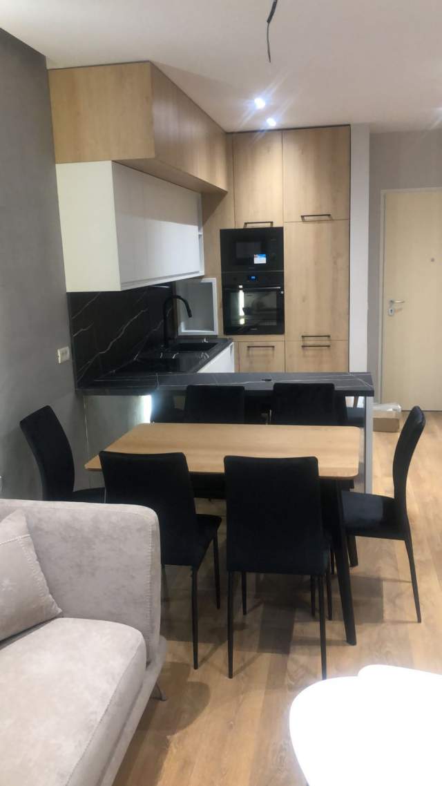 Tirane, jepet me qera apartament 1+1+BLK Kati 6, 69 m² 500