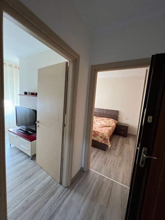 Tirane, jepet me qera apartament 1+1+A+BLK Kati 5, 65 m² 40.000 Leke