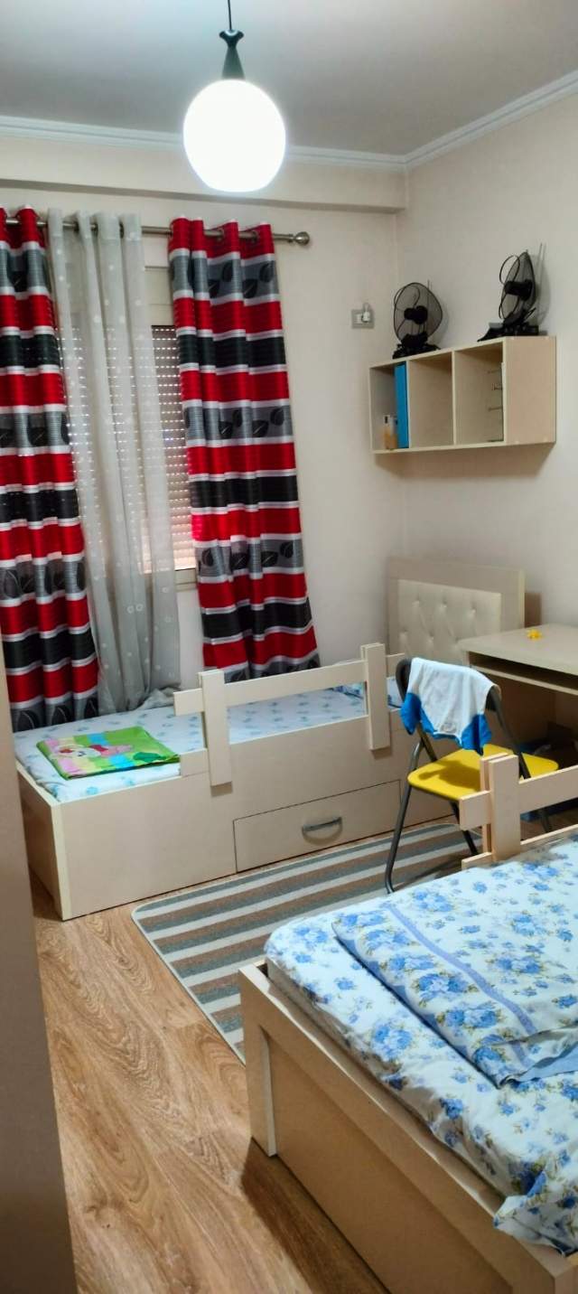 Tirane, jepet me qera apartament 2+1+BLK Kati 5, 101 m² 500 Euro