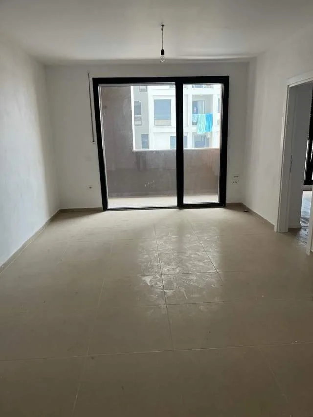 Tirane, jepet me qera apartament 1+1+BLK Kati 3, 63 m² 450 Euro (Spitalet)