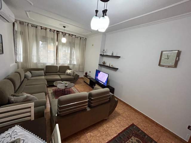 Tirane, jepet me qera apartament 2+1 Kati 6, 87 m² 600 Euro (Rruga Vace Zela)