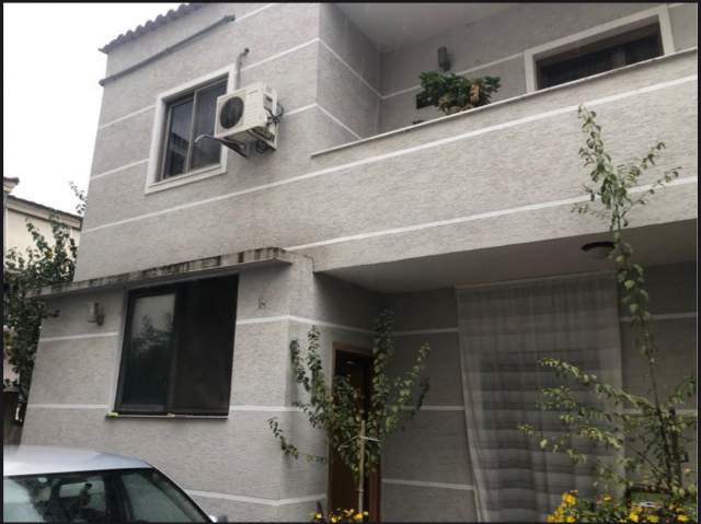 Tirane, shitet shtepi 2 Katshe 207 m² 180.000 Euro