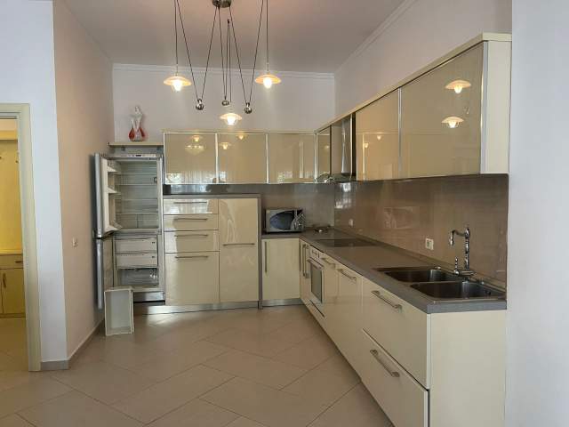 Tirane, ofert apartament 2+1+BLK Kati 5, 115 m² 600 Euro (Kopshti Zoologjik)