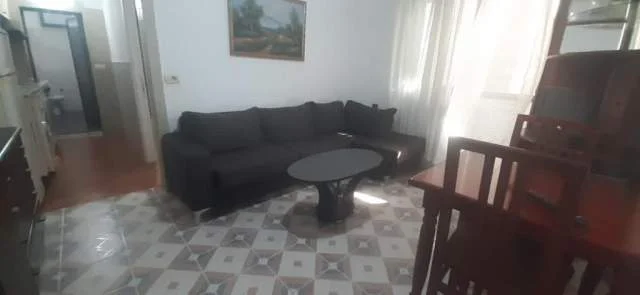 Tirane, jepet me qera apartament 1+1+BLK Kati 1, 55 m² 380 Euro (Siri Kodra)