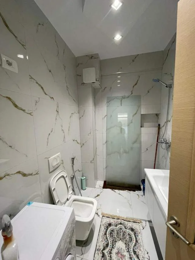 Tirane, jepet me qera apartament 1+1+BLK Kati 3, 70 m² 500 Euro (Liqeni i Thate)