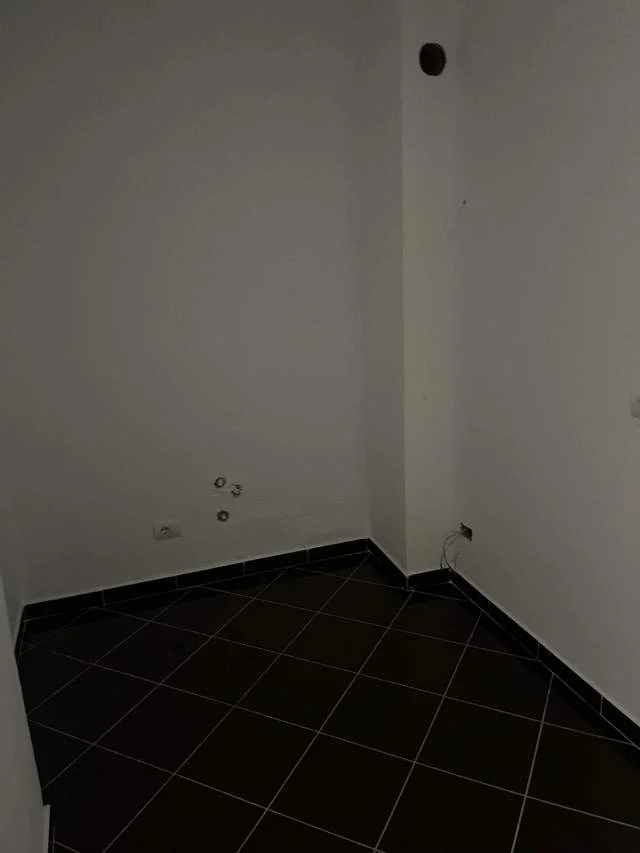 Tirane, shitet apartament 1+1+BLK Kati 4, 67 m² 65.000 Euro (Fresku)