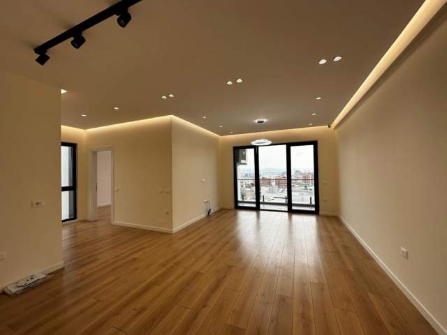 Tirane, jepet me qera apartament 2+1+BLK Kati 9, 106 m² 600 Euro (Farmacia 10)