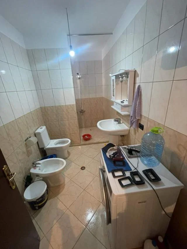 Tirane, jepet me qera apartament 2+1+BLK Kati 1, 110 m² 700 Euro (Sheshi Willson)