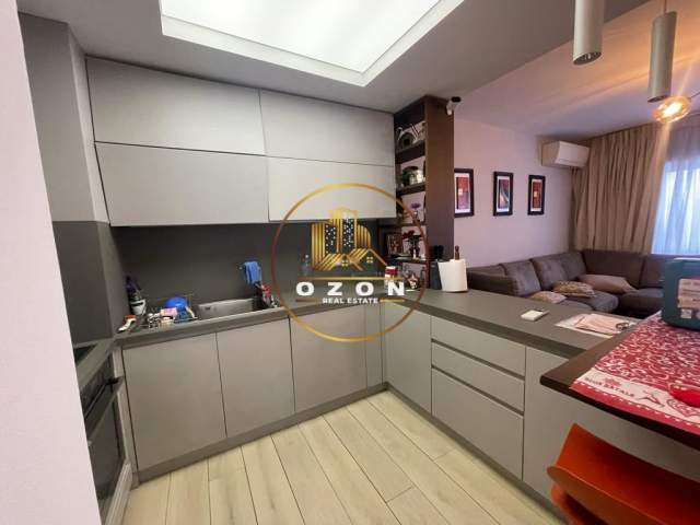 Tirane, jepet me qera apartament 2+1 Kati 3, 106 m² 650 Euro (RRUGA E KAVAJES)