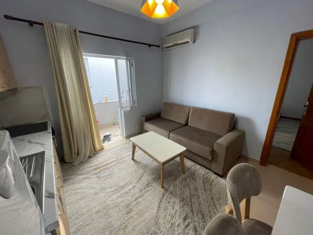 Tirane, jepet me qera Vile 1+1+BLK Kati 3, 80 m² 400 Euro (5 Maji)