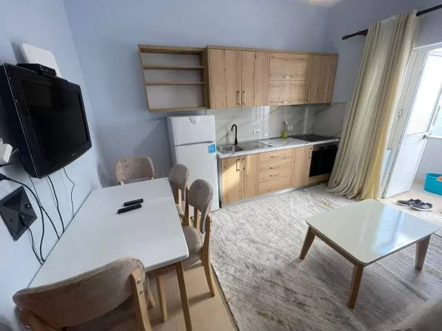 Tirane, jepet me qera Vile 1+1+BLK Kati 3, 80 m² 400 Euro (5 Maji)