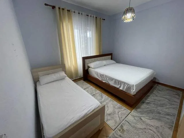Tirane, jepet me qera Vile 1+1+BLK Kati 3, 80 m² 400 Euro (5 Maji)