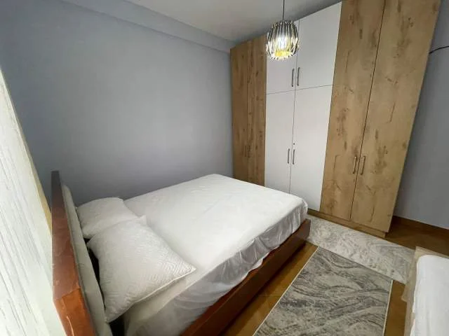 Tirane, jepet me qera Vile 1+1+BLK Kati 3, 80 m² 400 Euro (5 Maji)