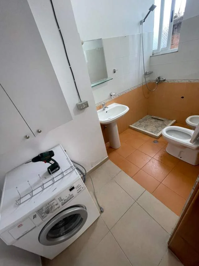 Tirane, jepet me qera Vile 1+1+BLK Kati 3, 80 m² 400 Euro (5 Maji)
