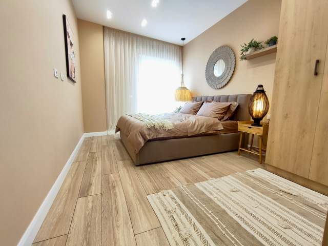 Tirane, jepet me qera apartament 2+1 Kati 7, 64 m² 950 Euro (Rr. Barrikadave)