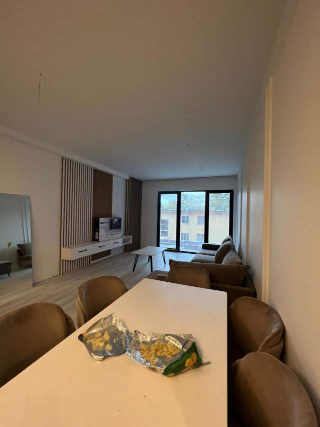 Jepet me qira Apartament tek Kompleksi Arlis, 127 m² 700 Euro