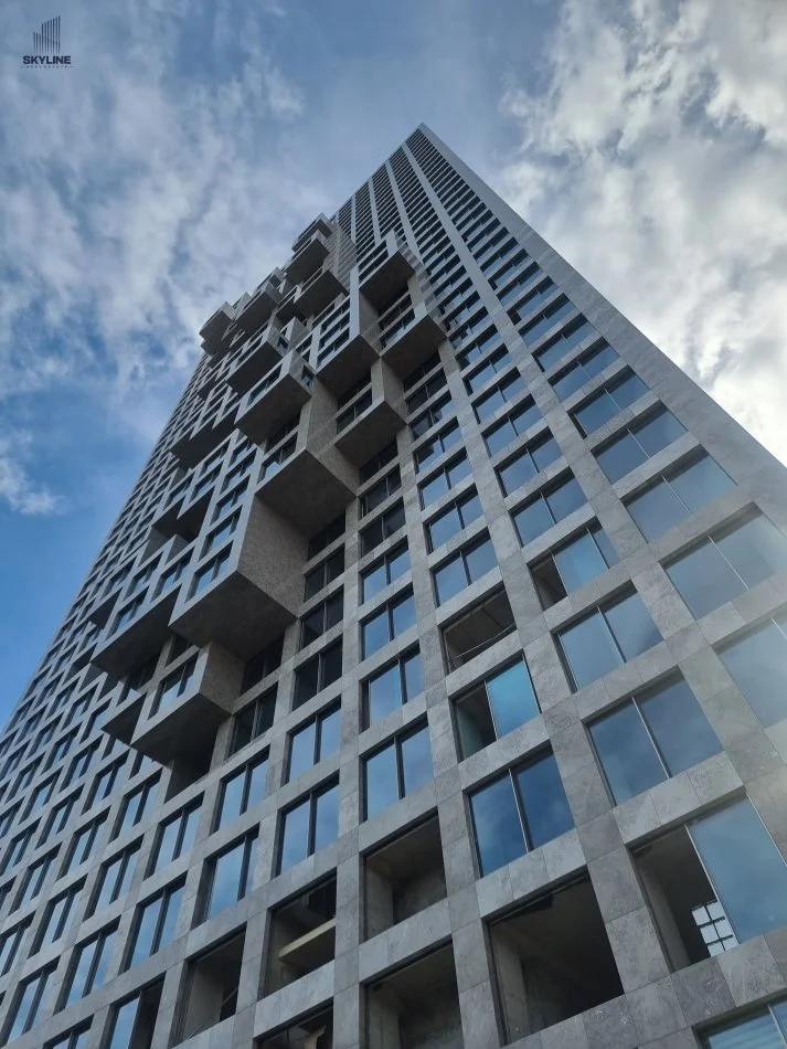 Tirane, shitet apartament 2+1+Ballkon , 151 m² (Downtown One)