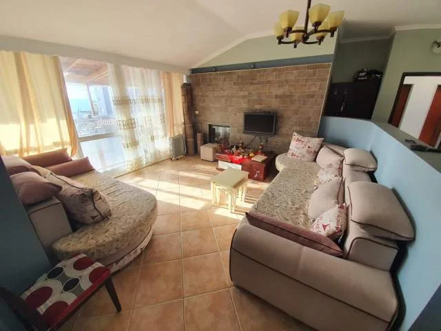 Durres, shitet Penthouse 2+1+A+BLK Kati 5, 150 m² 170.000 Euro (SHKEMBI KAVAJES)