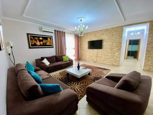 Tirane, jepet me qera apartament 2+1+BLK Kati 5, 110 m² 700 Euro (Rruga Durrsit)