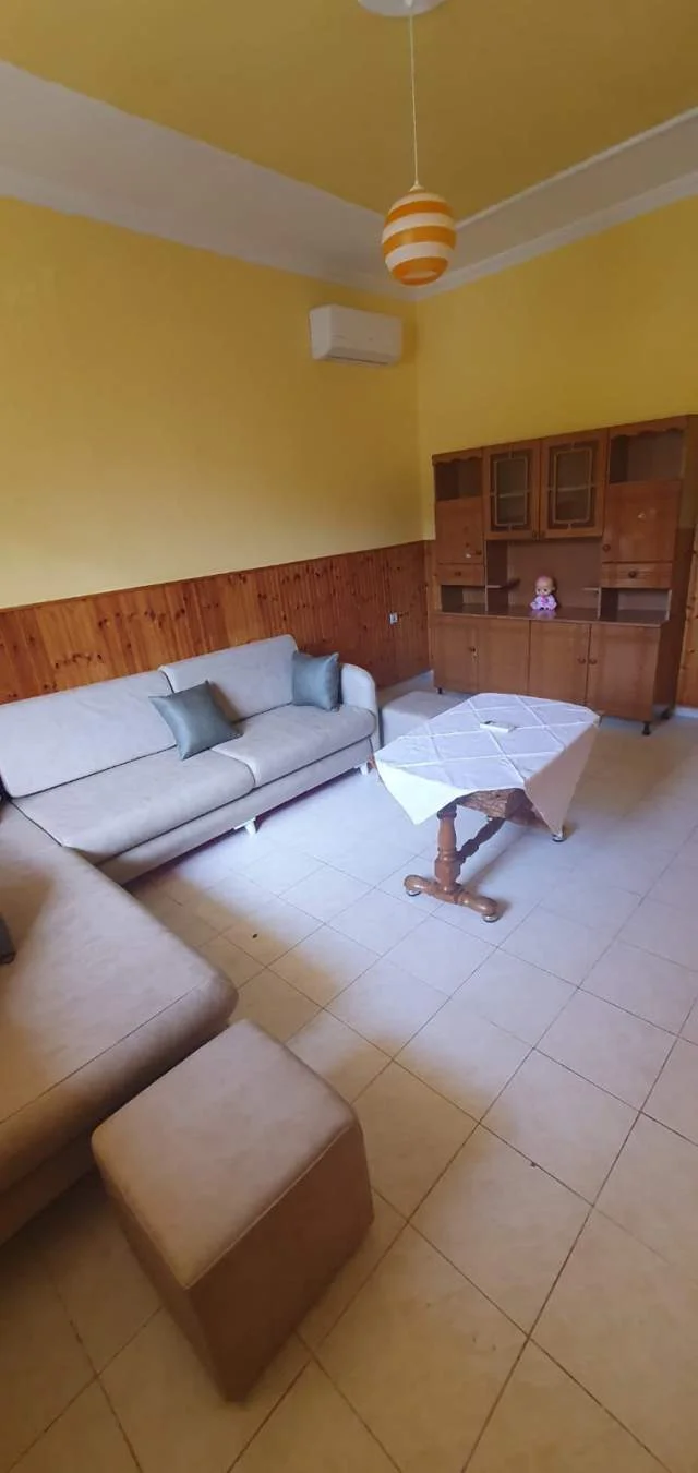 Tirane, jepet me qera Vile 3+1+BLK Kati 1, 130 m² 500 Euro (Vilat Amerikane)