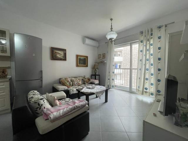 Tirane, jepet me qera apartament 1+1+BLK Kati 3, 70 m² 400 Euro (Brryli)