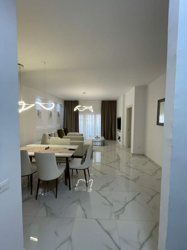 Tirane, shitet apartament 1+1+BLK Kati 2, 80 m² 152.000 Euro (Rruga e Dibres)