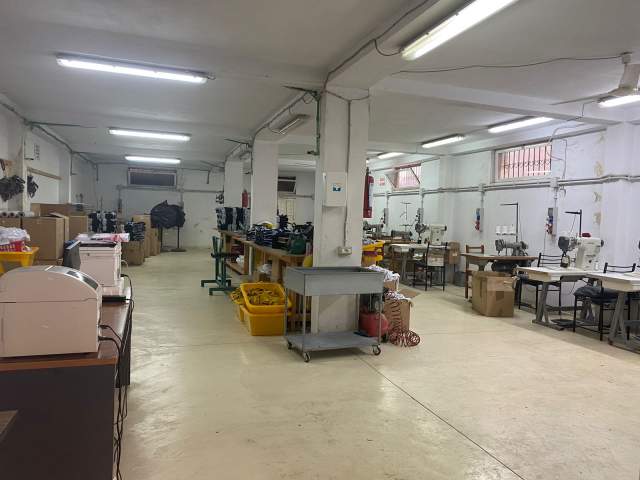 Tirane, jepet me qera 210 m² 1.000 Euro