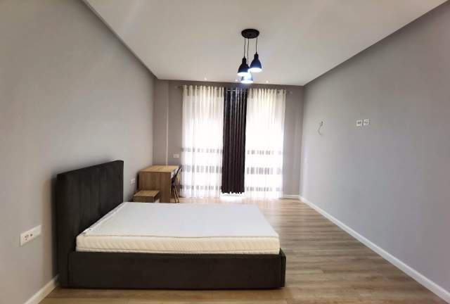 Tirane, jepet me qera apartament 3+1 Kati 2, 1.500 Euro
