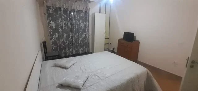 Tirane, jepet me qera apartament 2+1+BLK Kati 10, 72 m² 700 Euro (Petro Nini Luarasi)