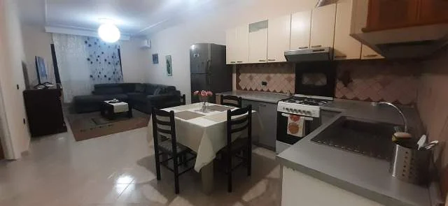 Tirane, jepet me qera apartament 2+1+BLK Kati 10, 72 m² 700 Euro (Petro Nini Luarasi)