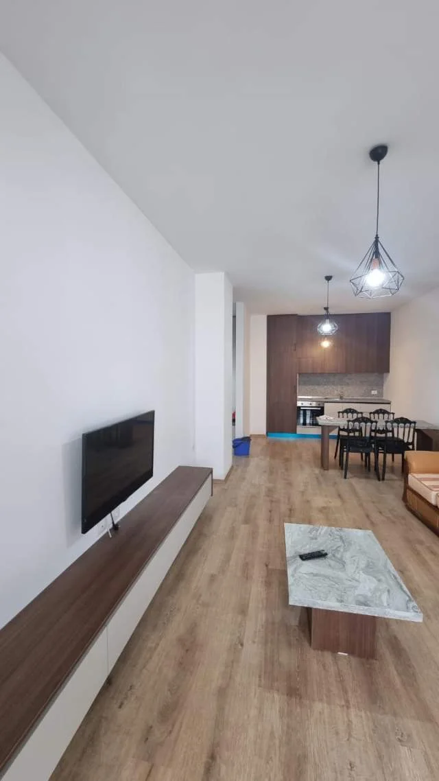 Tirane, jepet me qera apartament 1+1+BLK Kati 9, 80 m² 450 Euro (Green City)