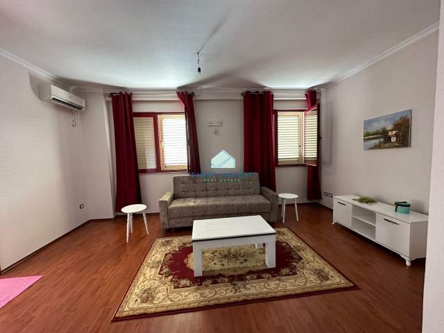 Tirane, jepet me qera apartament 1+1+A+BLK Kati 3, 80 m² 350 Euro (Pallatet Cabej)