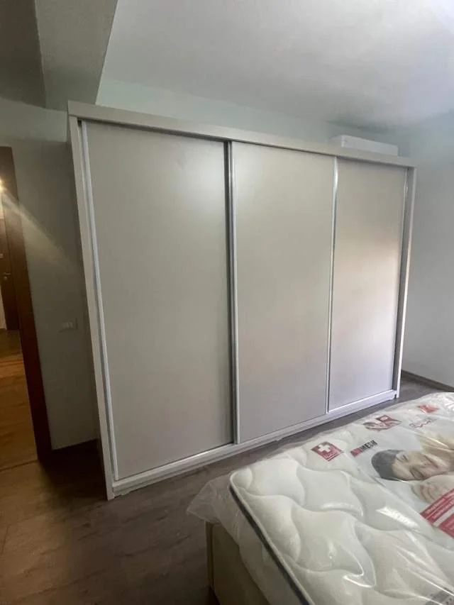 Tirane, jepet me qera apartament 2+1+BLK Kati 2, 92 m² 650 Euro (Rruga Bogdaneve)
