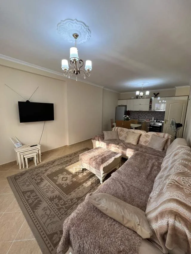 Tirane, jepet me qera apartament 2+1+BLK Kati 3, 104 m² 400 Euro (Pranë vilës L)