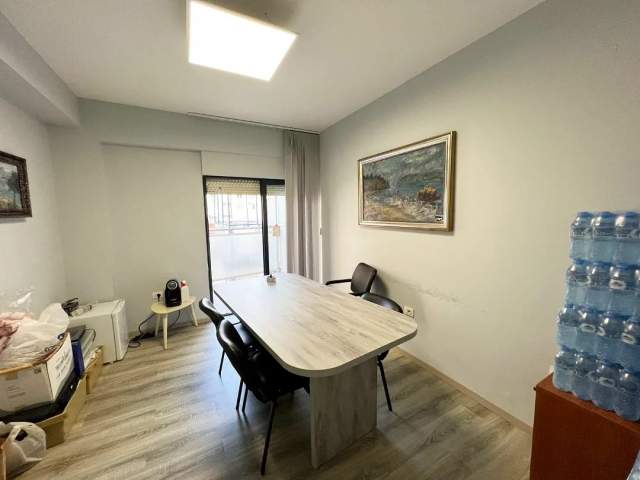 Tirane, jepet me qera zyre Kati 2, 140 m² 1.000 Euro (BLLOK)