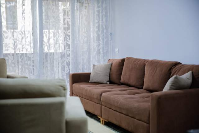 jepet me qera 100 m² 750 Euro