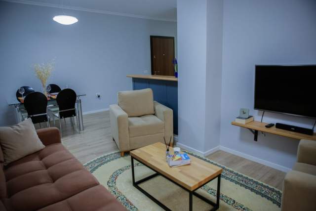 jepet me qera 100 m² 750 Euro