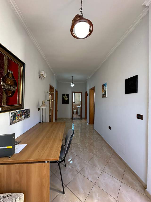 Tirane, ofert apartament 2+1+A+BLK Kati 3, 100 m² 600 Euro (rruga elbasanit)