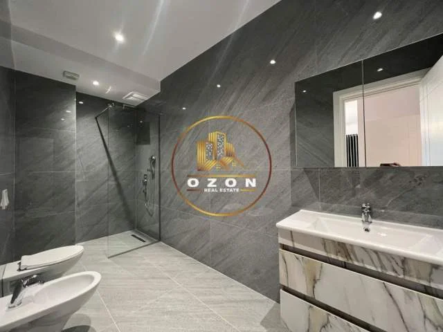 Tirane, jepet me qera Vile 3+1 Kati 1, 268 m² 3.000 Euro (QendraTregtare Teg)