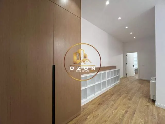 Tirane, jepet me qera Vile 3+1 Kati 1, 268 m² 3.000 Euro (QendraTregtare Teg)
