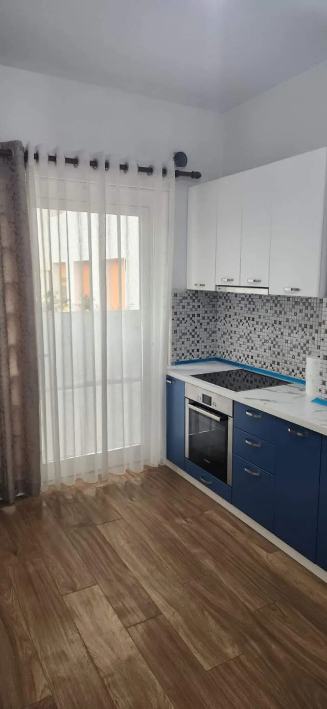 Tirane, jepet me qera apartament 1+1 Kati 0, 33 m² 350 Euro (pasho hyhsa)