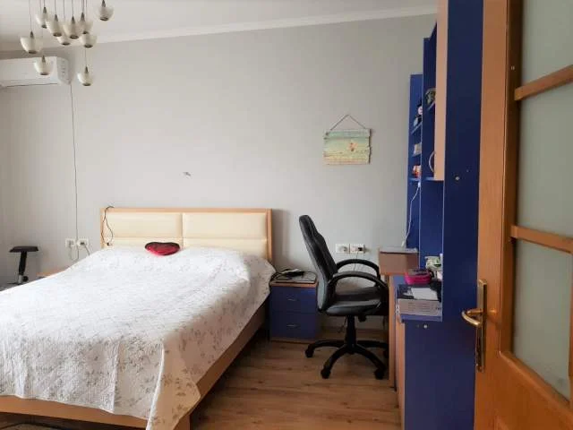 Tirane, jap me qera apartament 4+1+A+BLK Kati 2, 150 m² 650 Euro (Riza Cerova)