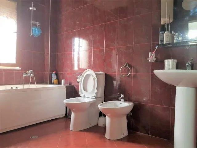 Tirane, jap me qera apartament 4+1+A+BLK Kati 2, 150 m² 650 Euro (Riza Cerova)